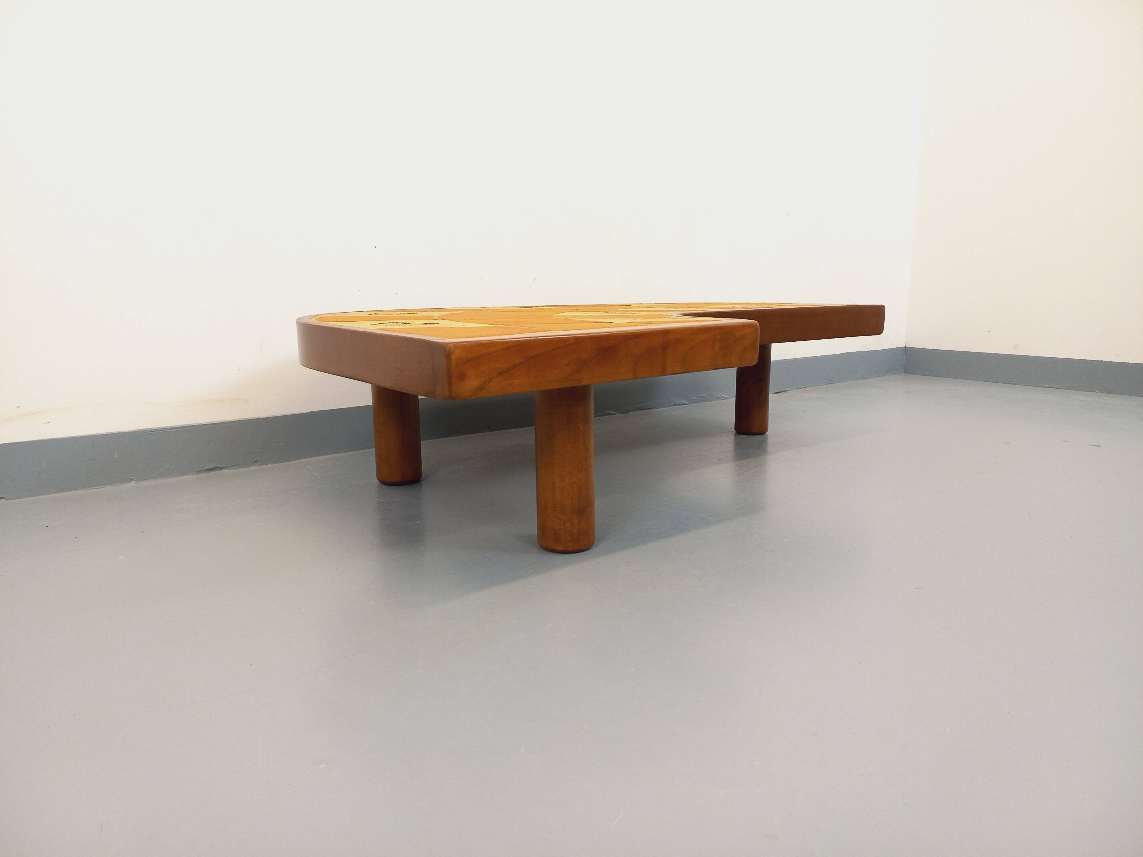 Barrois vintage shell-patterned comma coffee table in wood and ceramic.