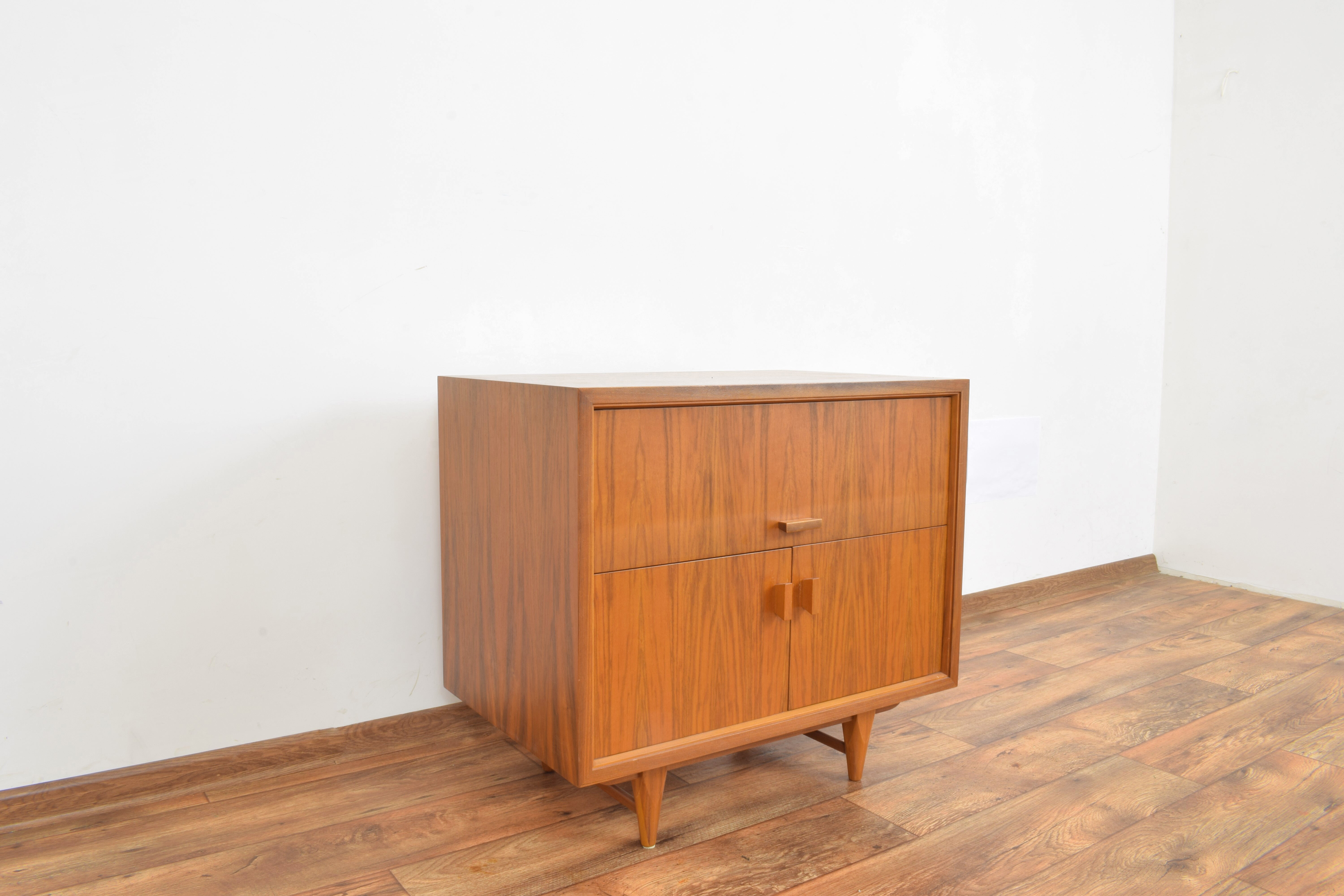 Cabinet danois en noyer