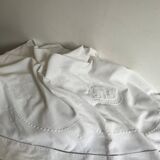 Drap ancien, broderies et monogramme DL