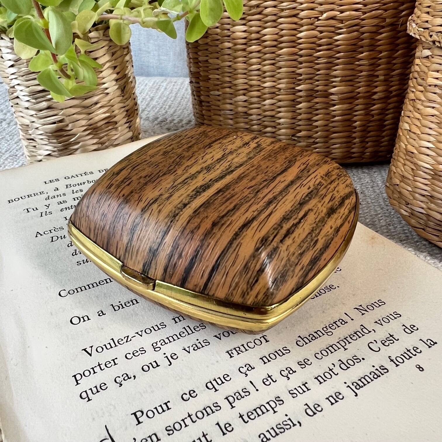 Small square box