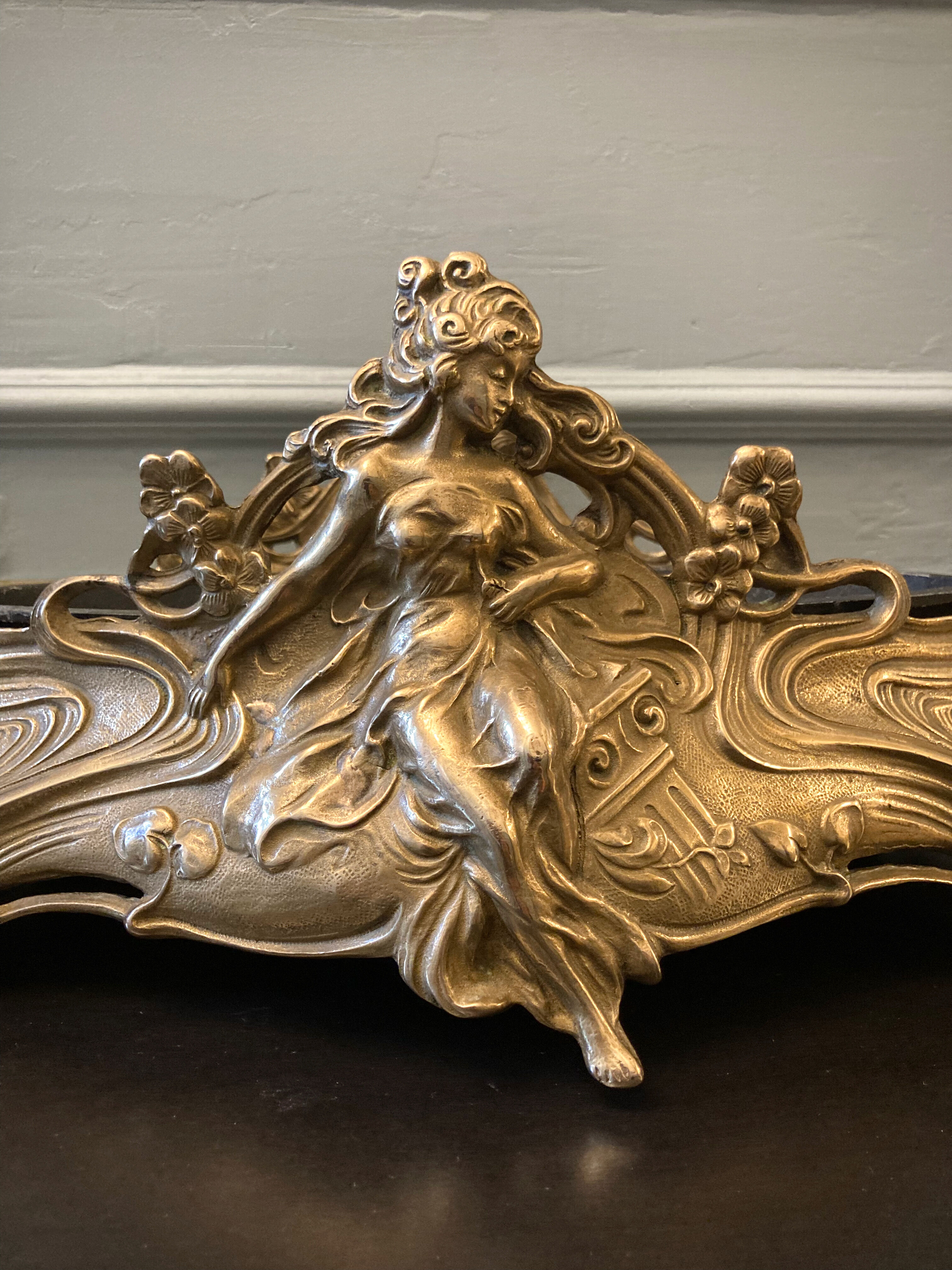 Large planter in gilded bronze Art nouvelles