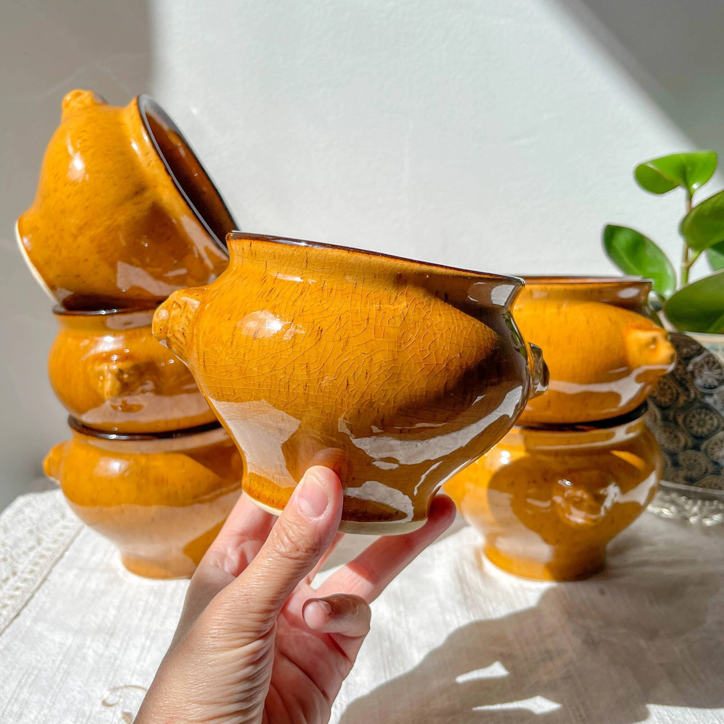 5 vintage lion head bowls in speckled ochre stoneware, Emile Henry style – Made in France