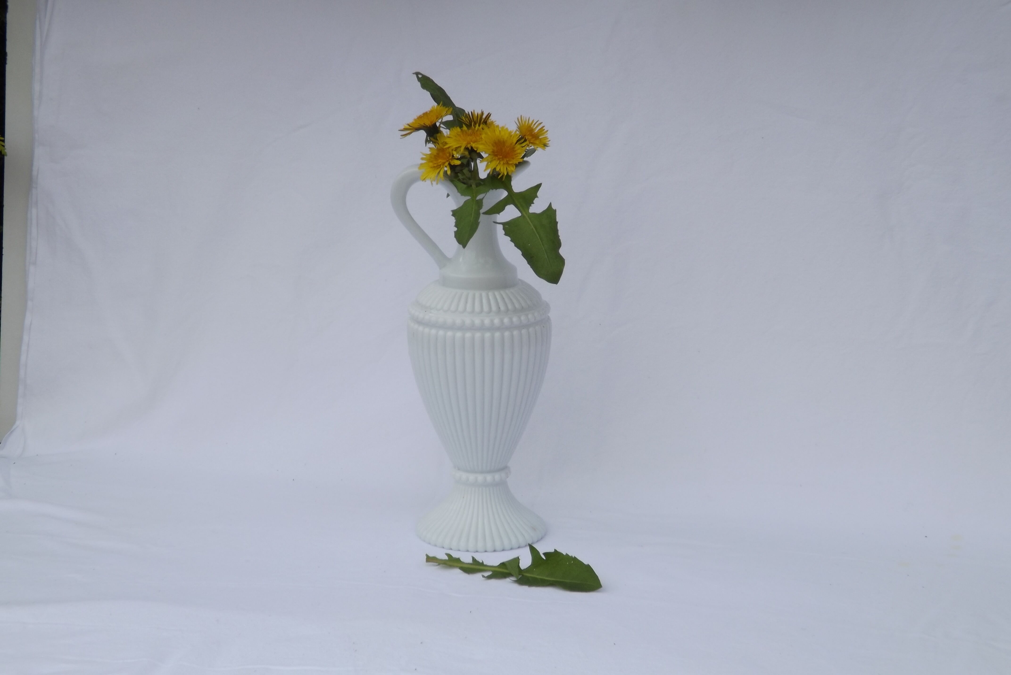 Pitcher vintage glass white opalin way porcelain