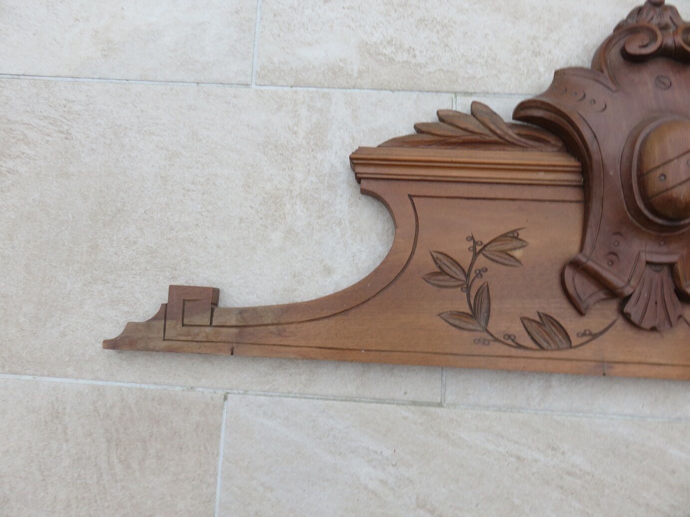 Pediment Walnut