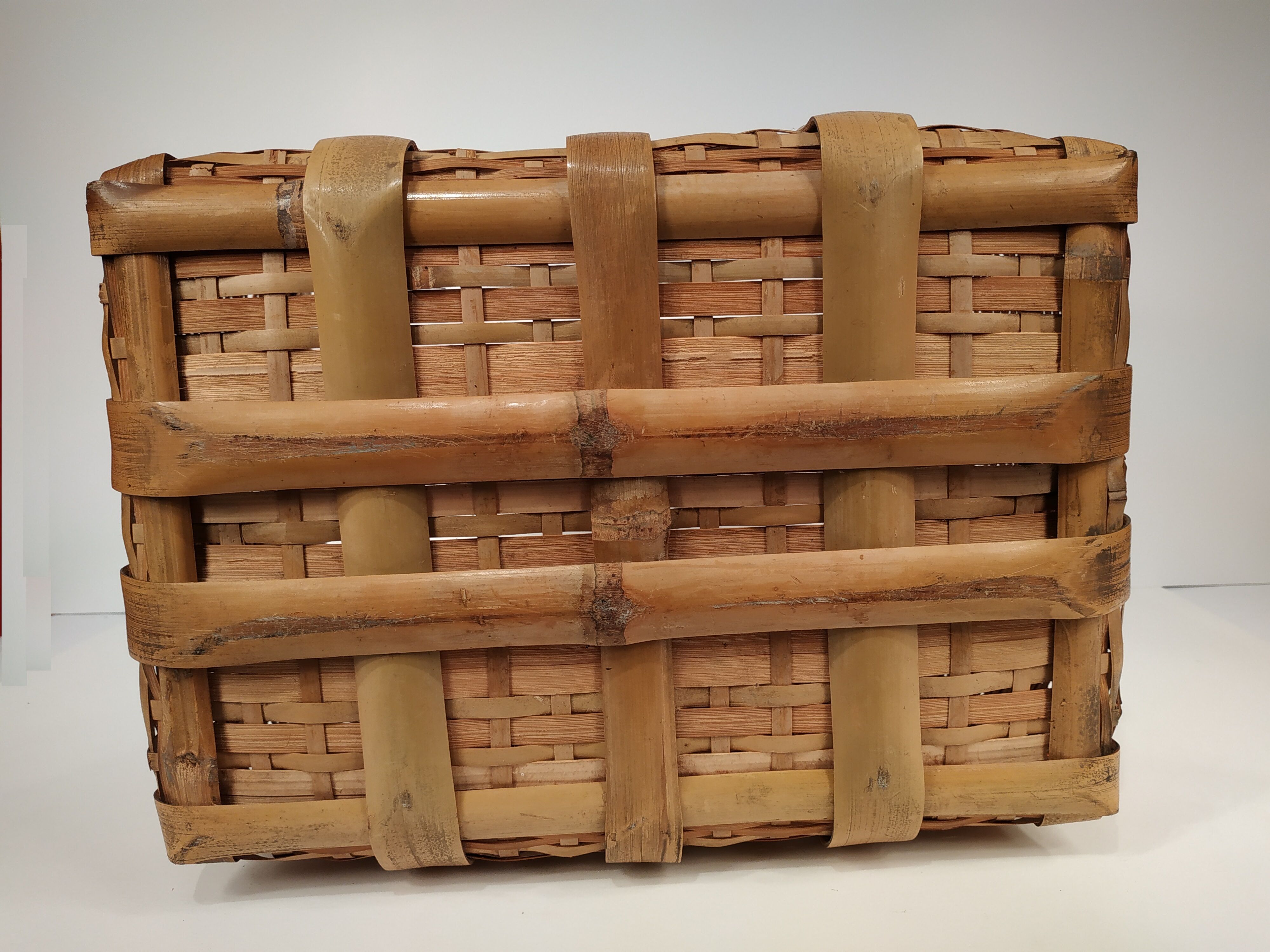 Very bamboo basket - 1900 era