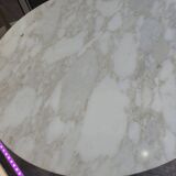 Table Saarinen en marbre Calacatta  ronde 91 cm