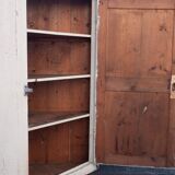 Belle Encoignure ancienne en pin. Armoire d'angle