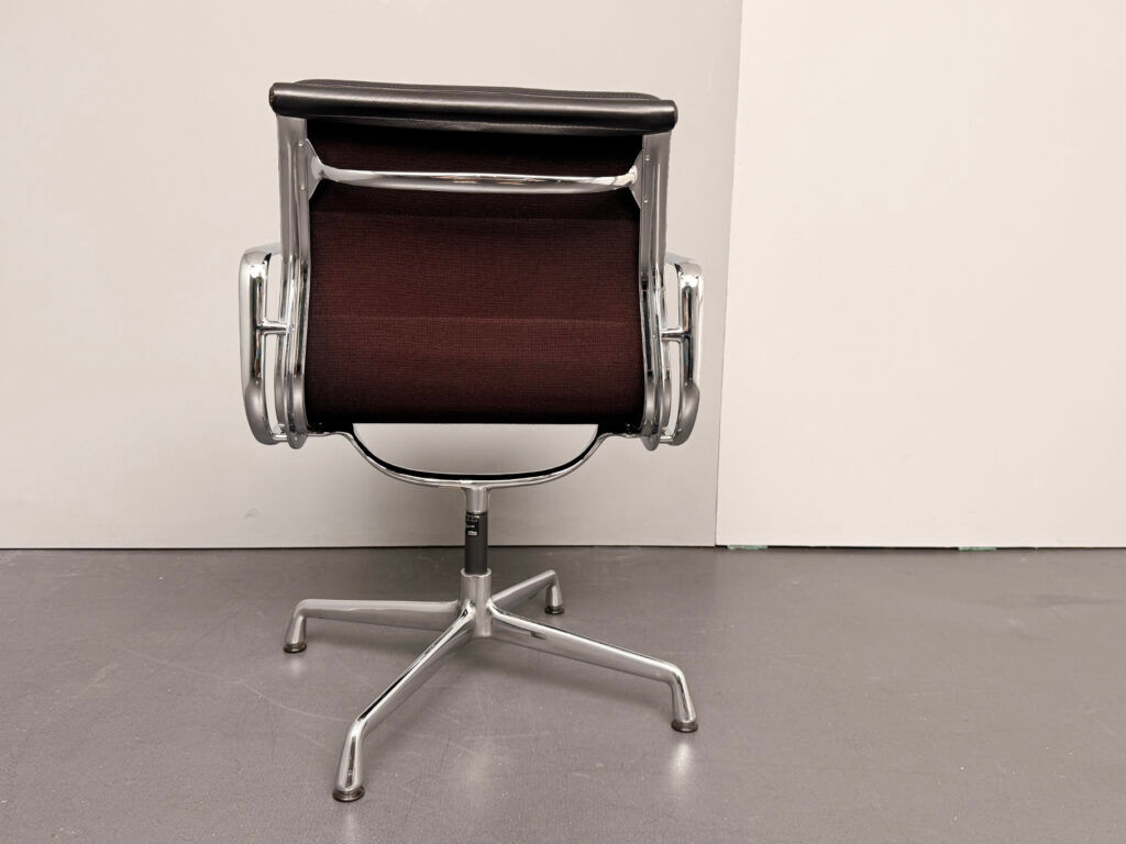 Fauteuils Soft Pad Alu EA 208 par Charles et Ray Eames pour Vitra, Allemagne, années 1970.