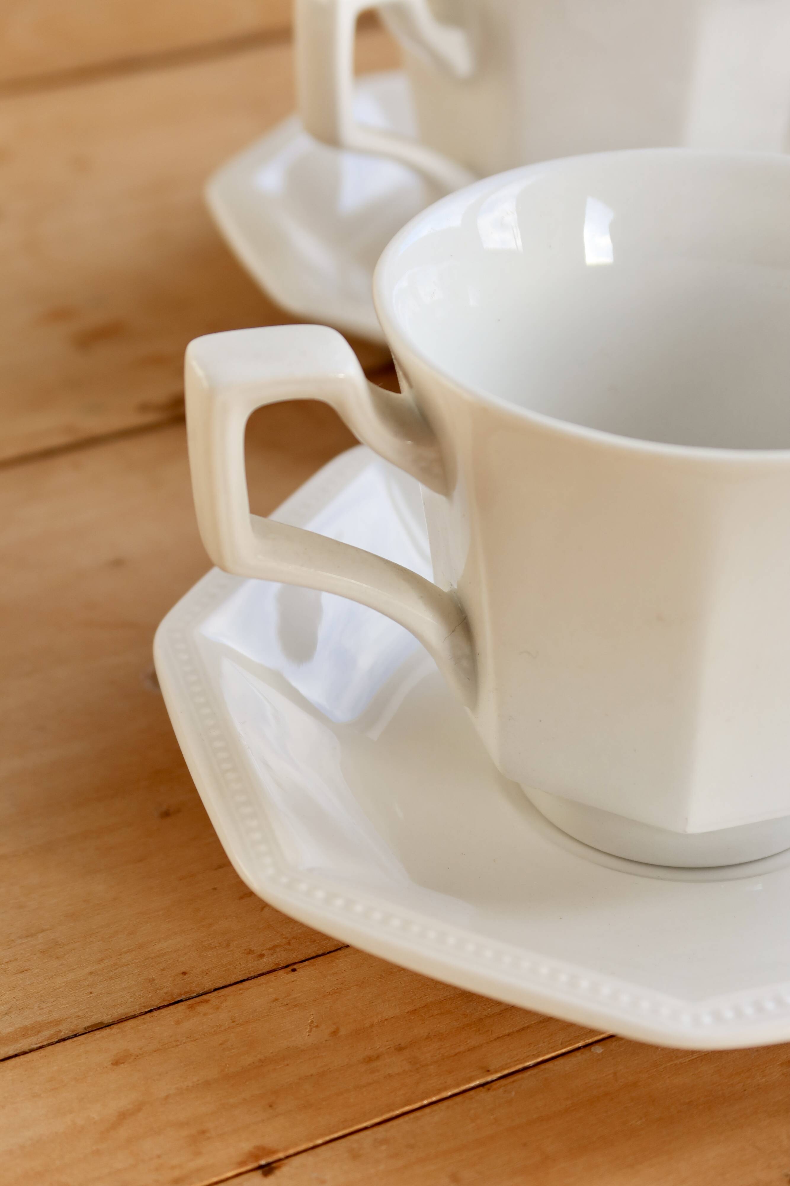 4 tasses et sous-tasses vintage Johnson Brothers motif Perle