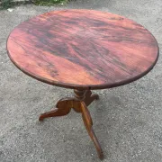 Antique round mahogany guéridon – Tripod central leg – 19th century