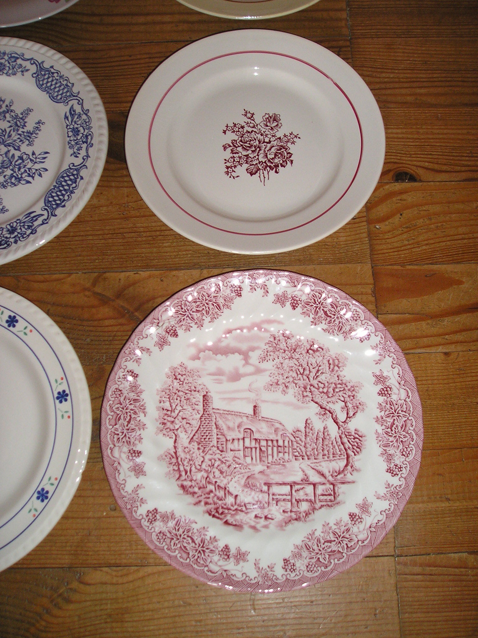 Set of 12 different flat plates