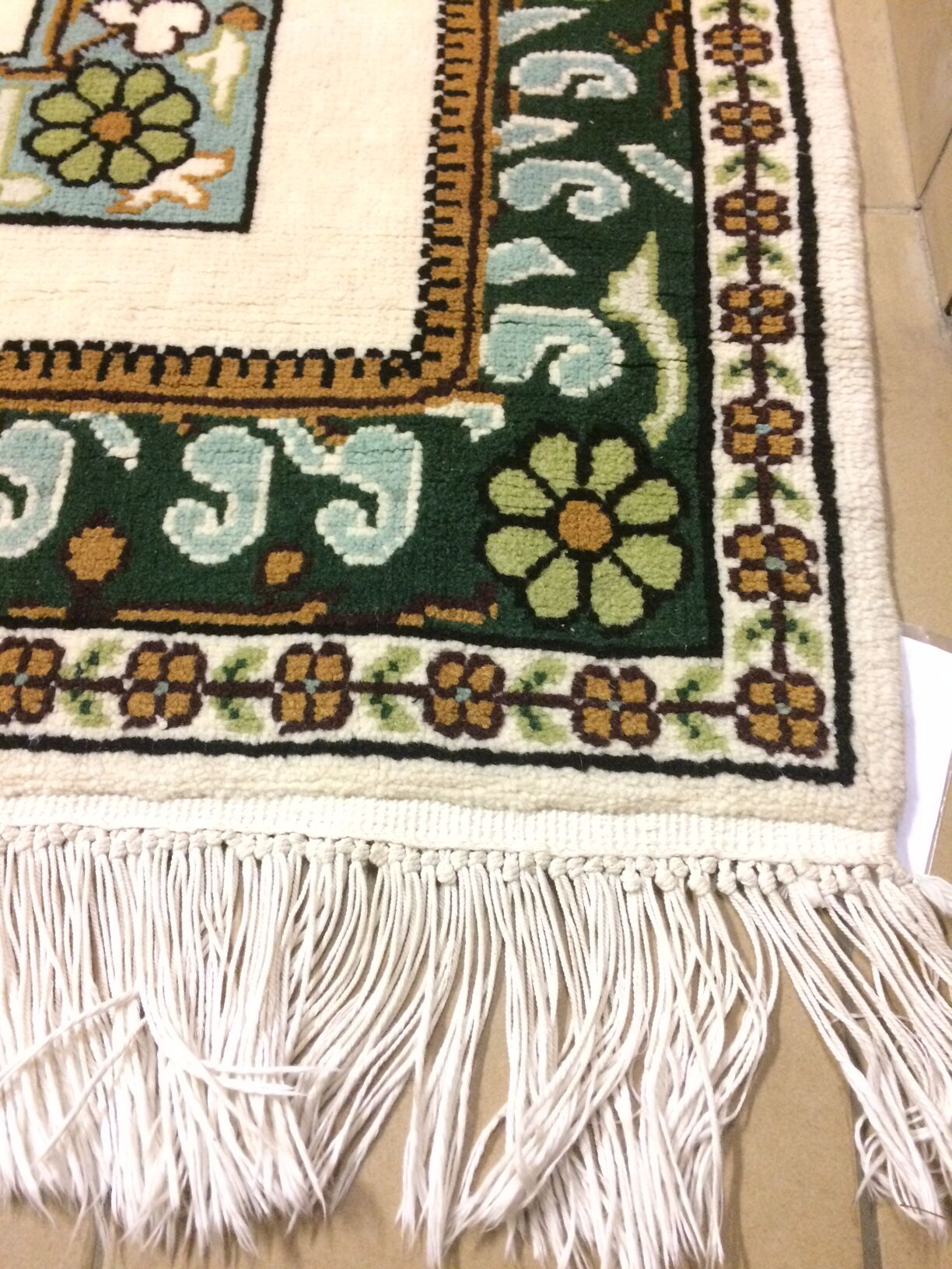 Handmade Tunisian rug - 181x124 cm