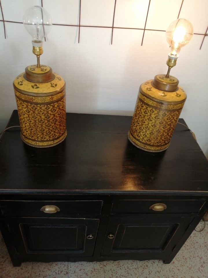 Duo of vintage metal lamps