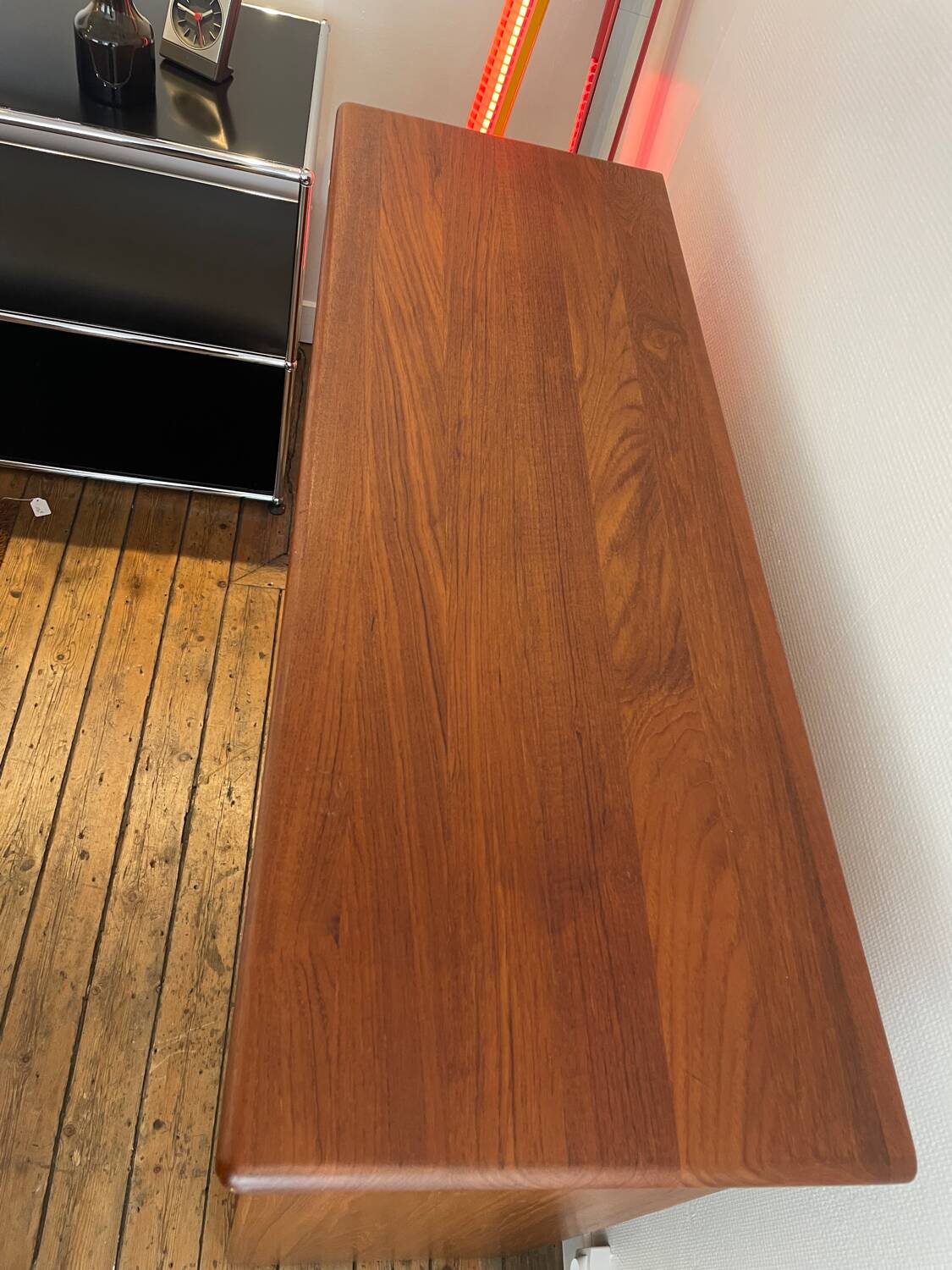 Danish chest of drawers in solid teak