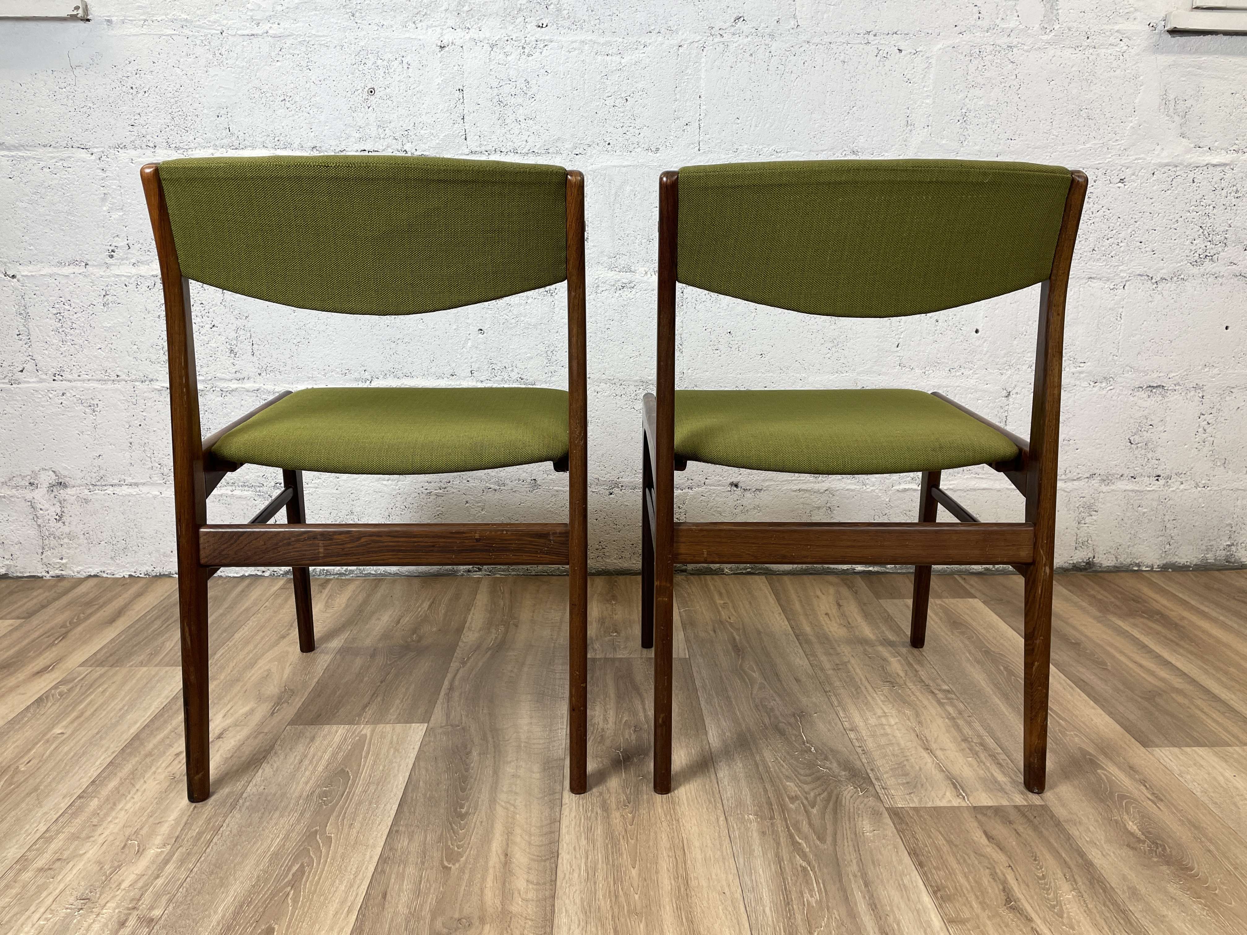 Set of 6 dining chairs in rosewood and green fabric signed T.S.M, 60s