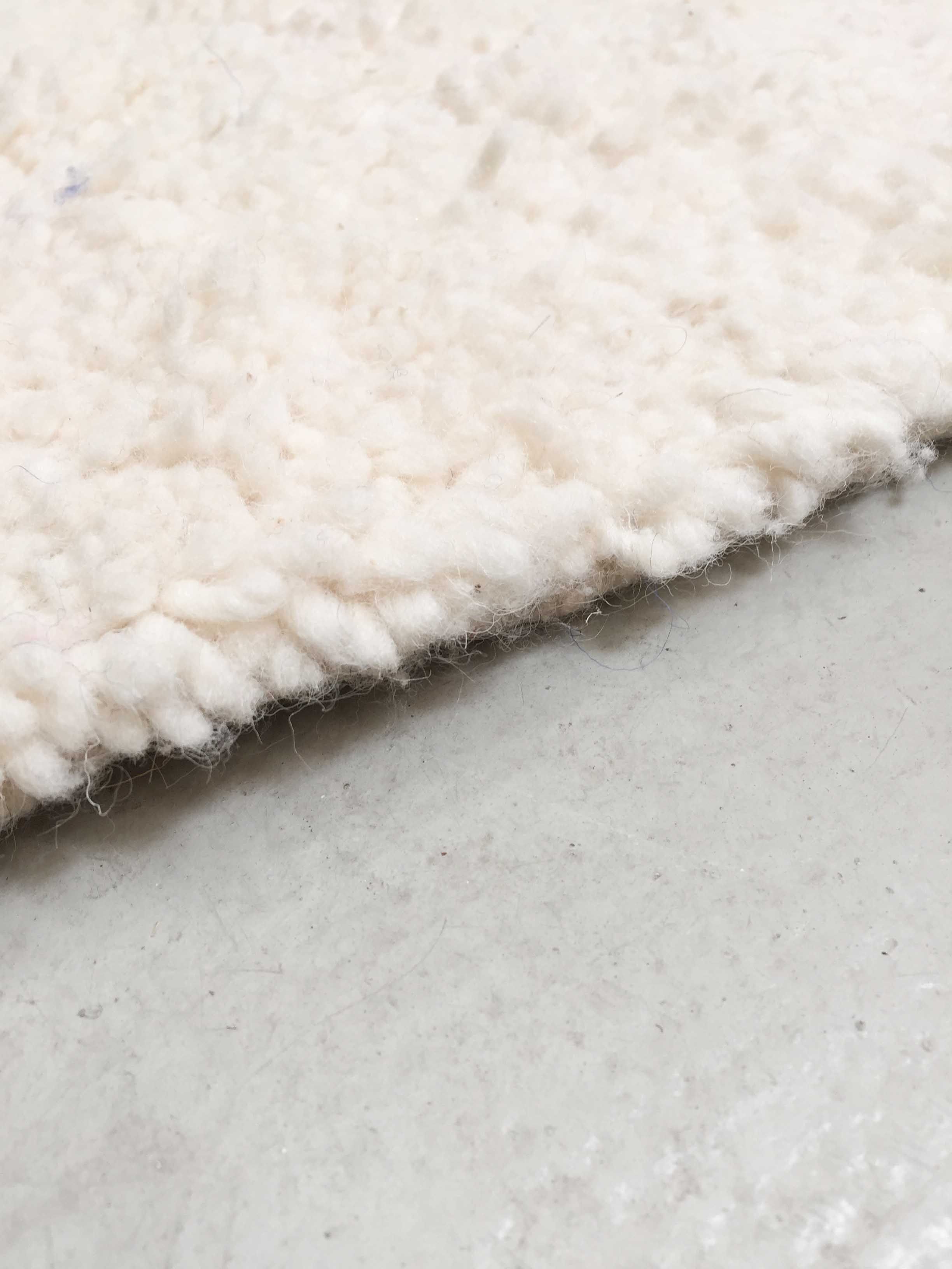 Berber carpet beni ouarain ecru blue line 243x160m