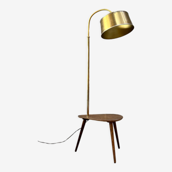 Lampadaire, années 60, laiton doré  et noyer, style scandinave avec table/bout de canapé