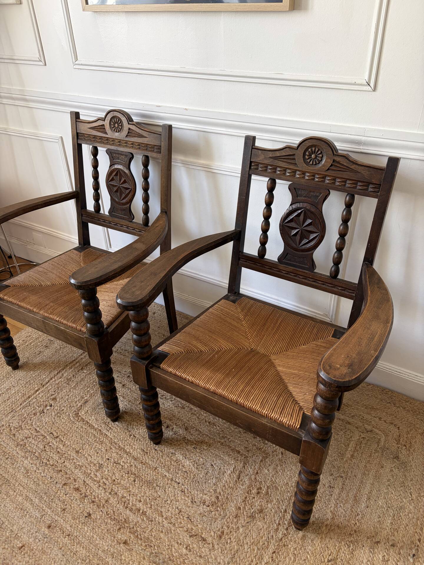 Paire de fauteuils rustiques esprit Charles Dudouyt