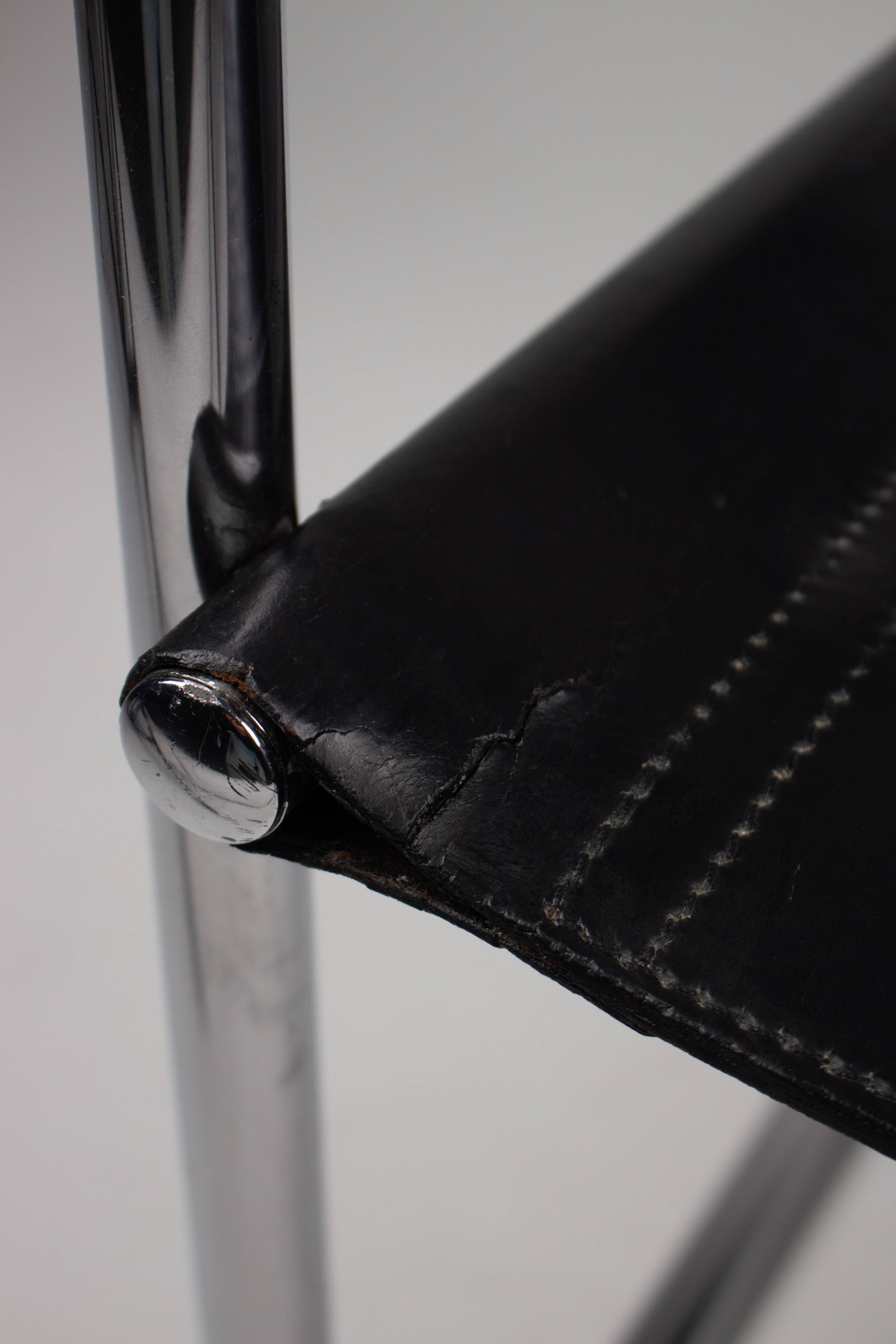 Pair of Matteo Grassi MG5 chairs in black leather and chrome