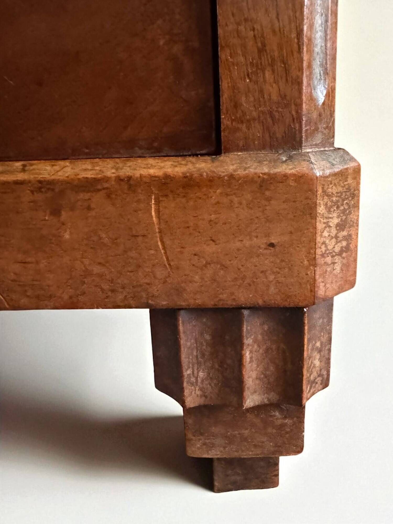 Pair of Art Deco bedside tables from 1930 in carved wood and red marble