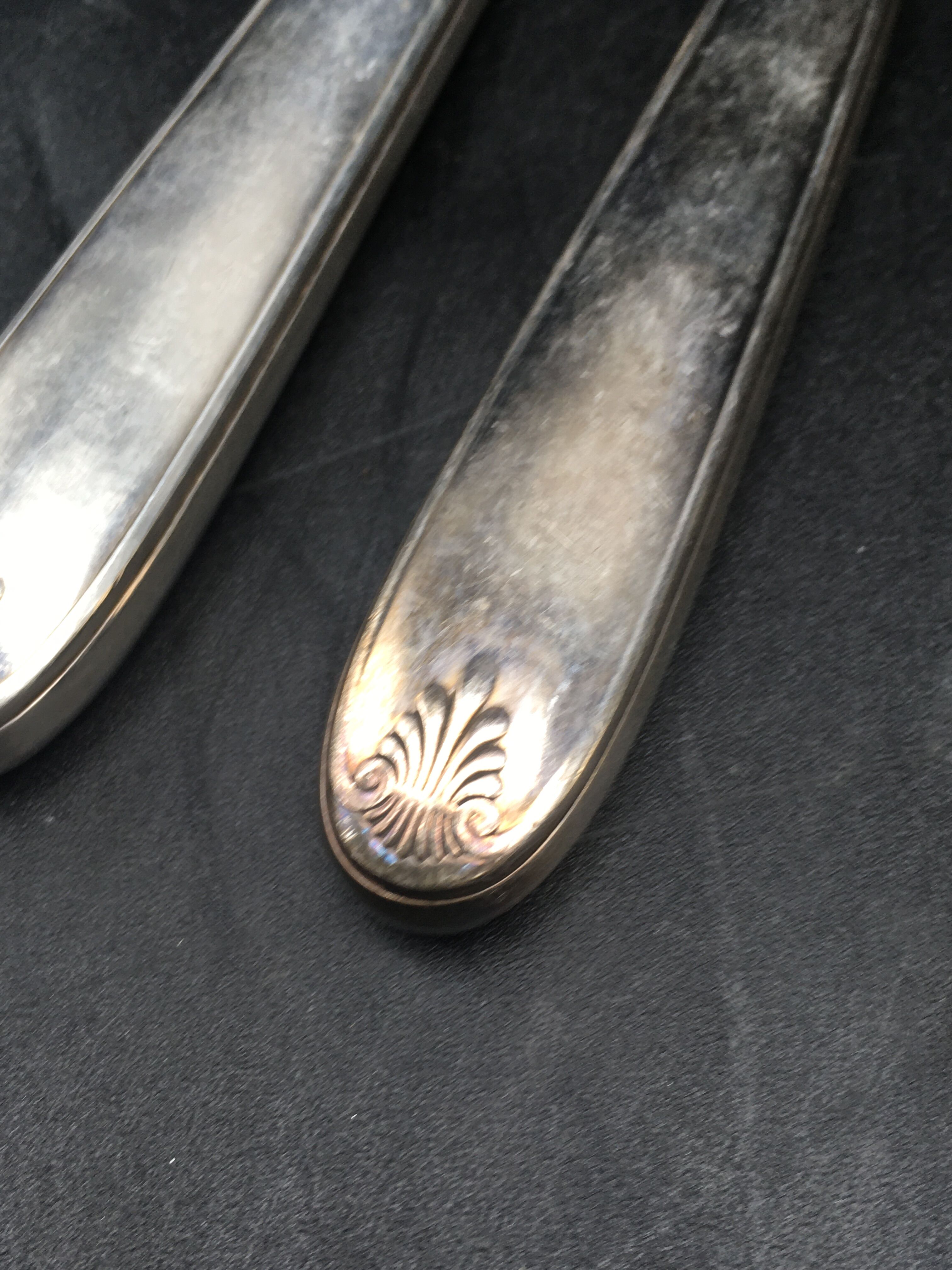 6 table knives in silver metal model coquille