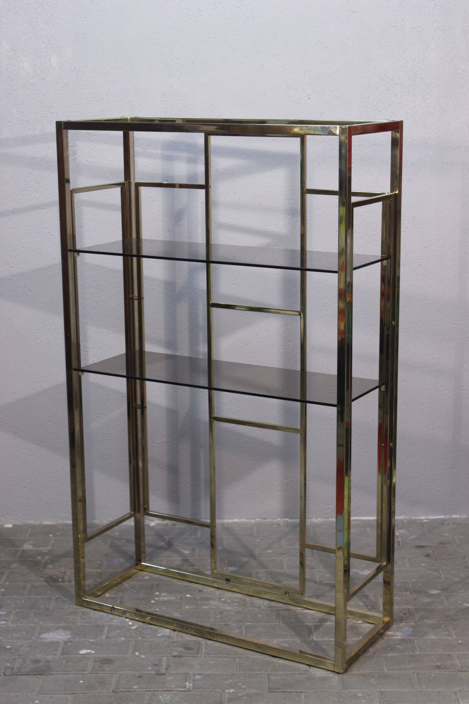 Post-modern shelf in gilded brass, Italy 1970s