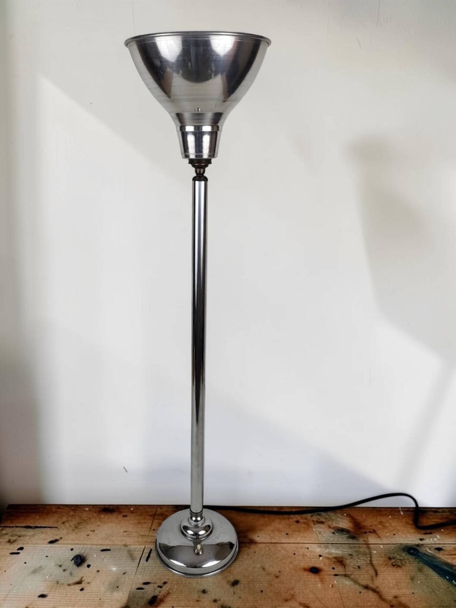 Art Deco lamp in chrome metal