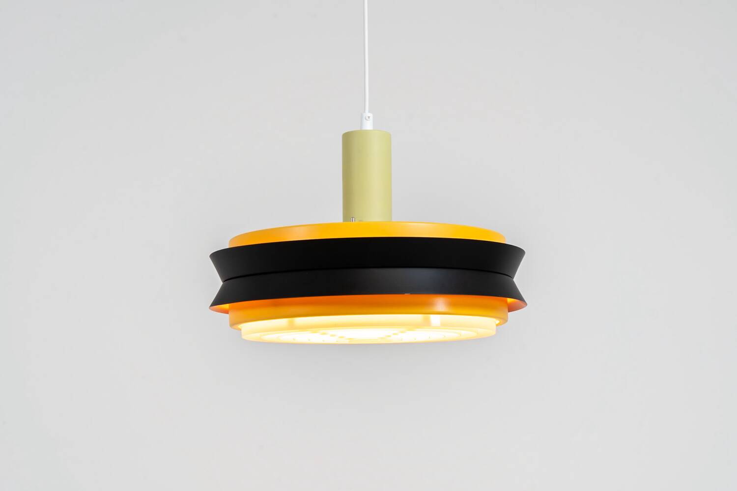 Grande suspension colorée de Carl Thore pour Granhaga (Suède, années 1960).