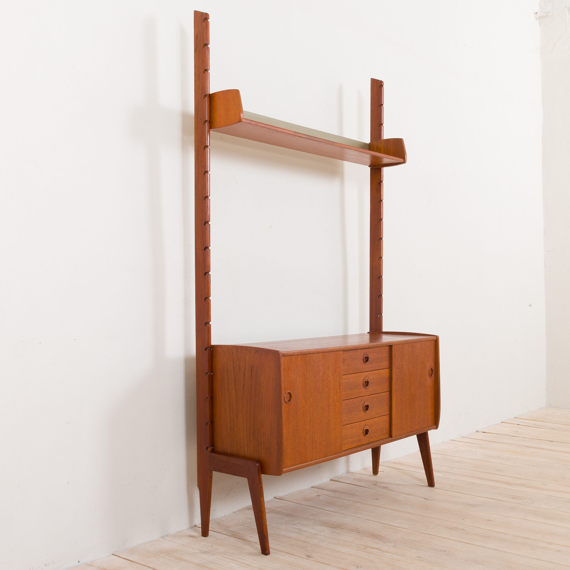 Ergo Wall Unit in teak with floating sideboard and a shelf by J. Texmon for Blindheim Møbelfabrikk