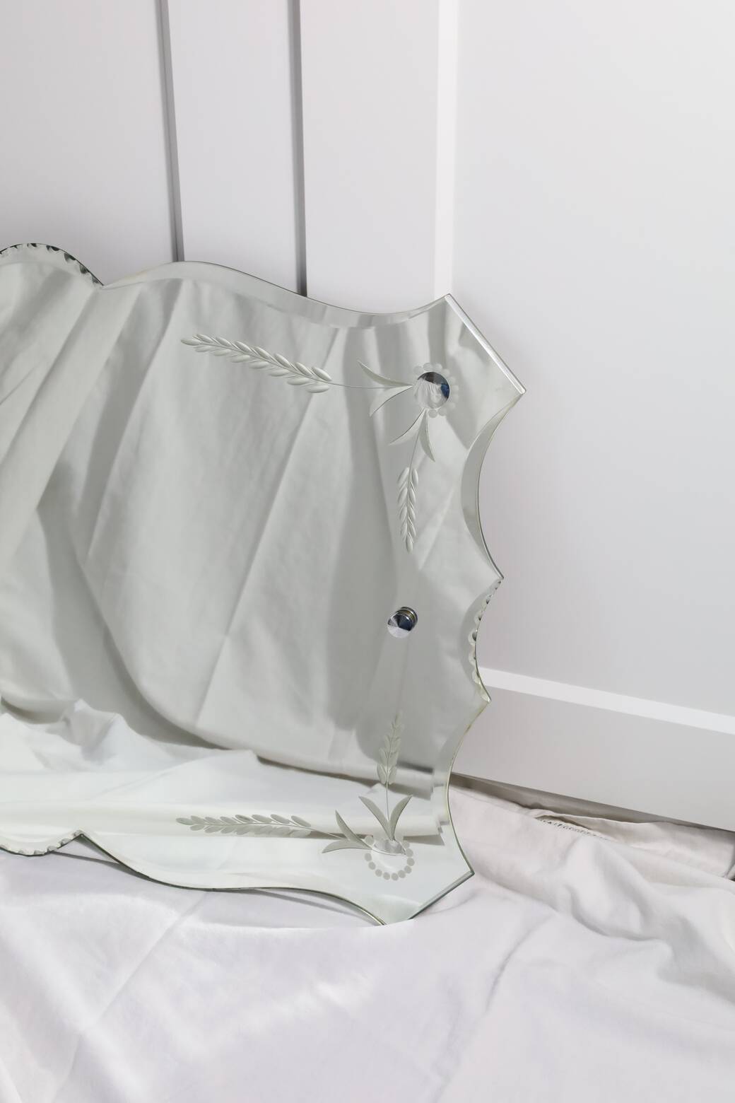 Engraved beveled mirror