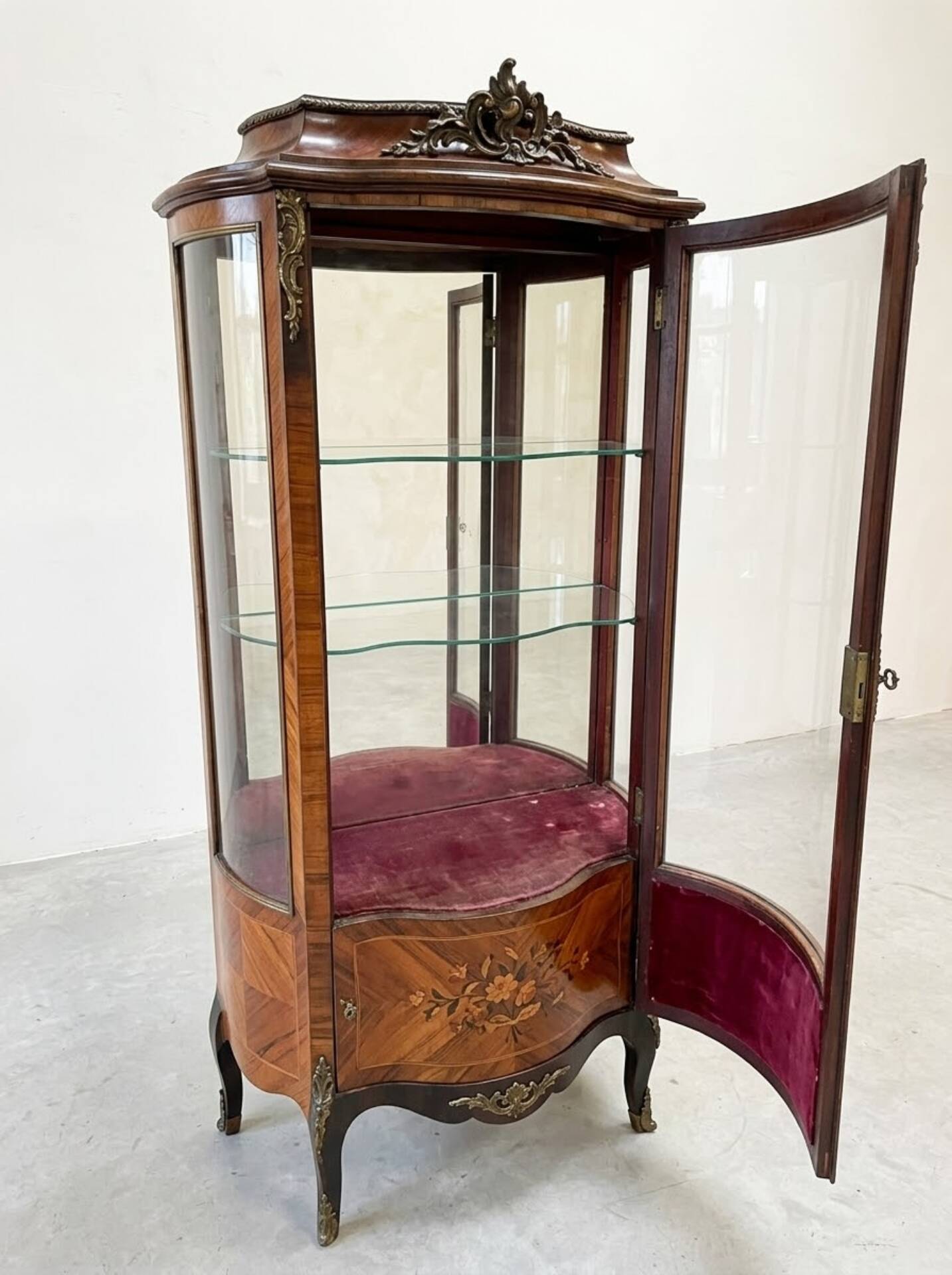 Vitrine Napoléon III style Louis xv 