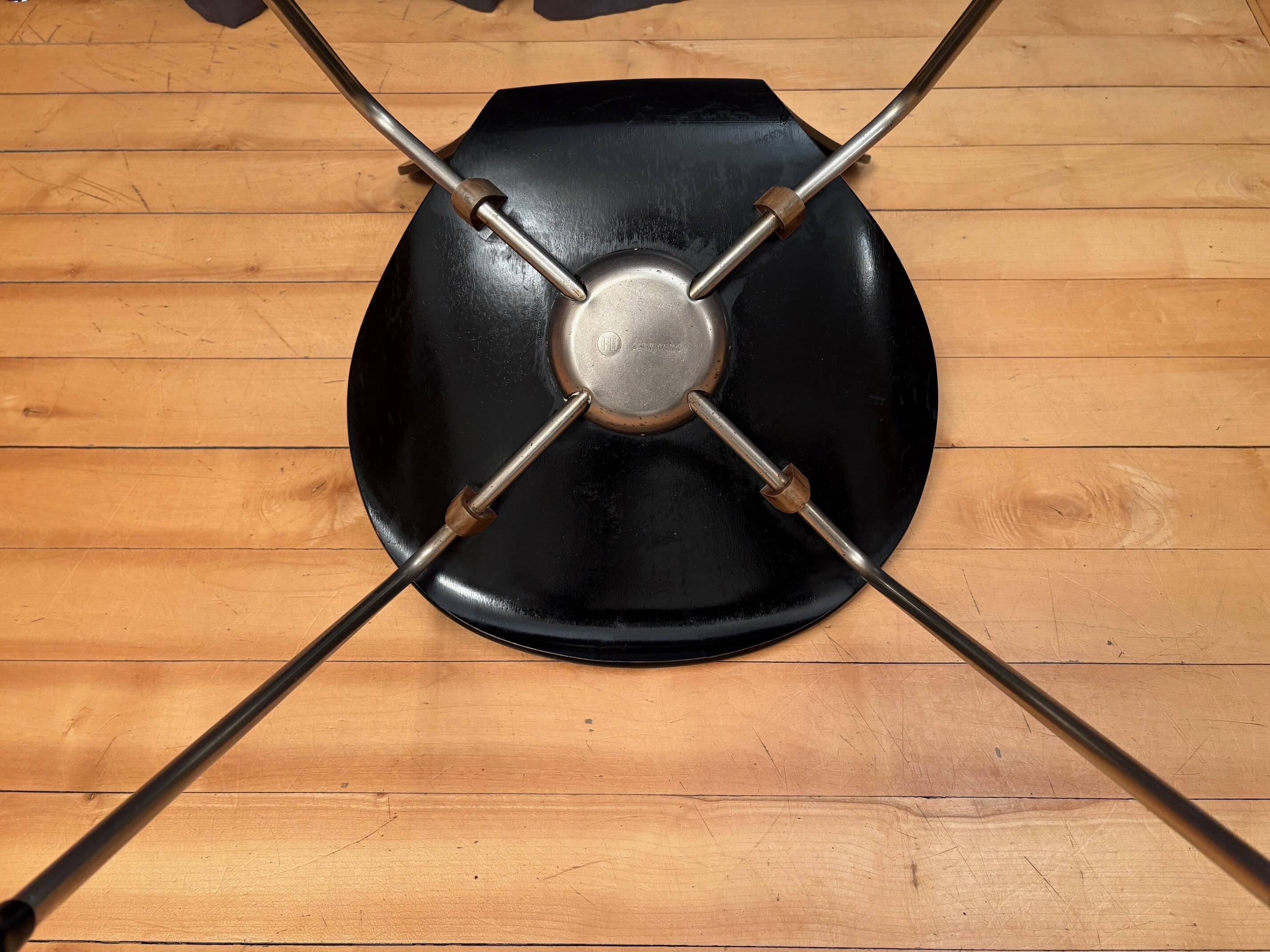 Chair model 3107 designed by Arne Jacobsen, Fritz Hansen, Denmark, 1956