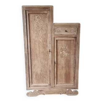 Armoire asymétrique