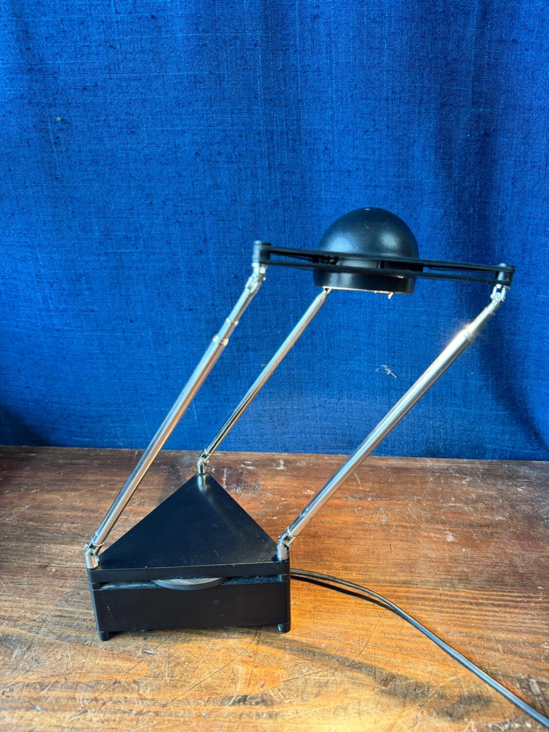 Kandido desk lamp by Ferdinand Alexander Porsche. Luci, Italy.
