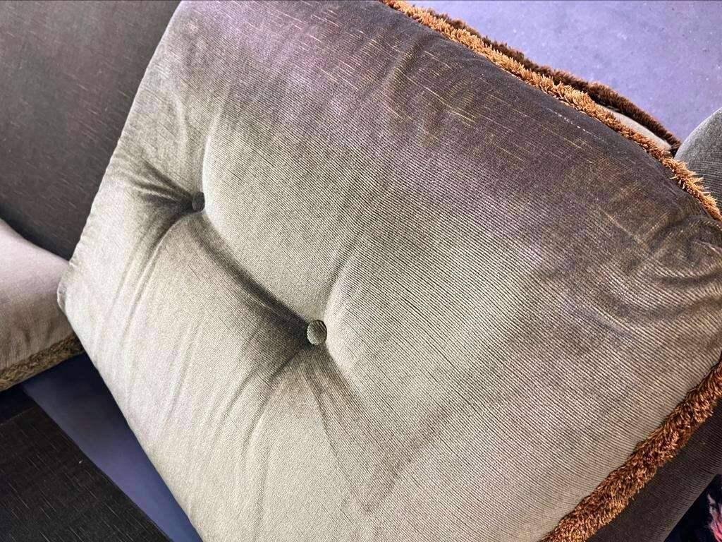 Seat / vintage moss green sofa