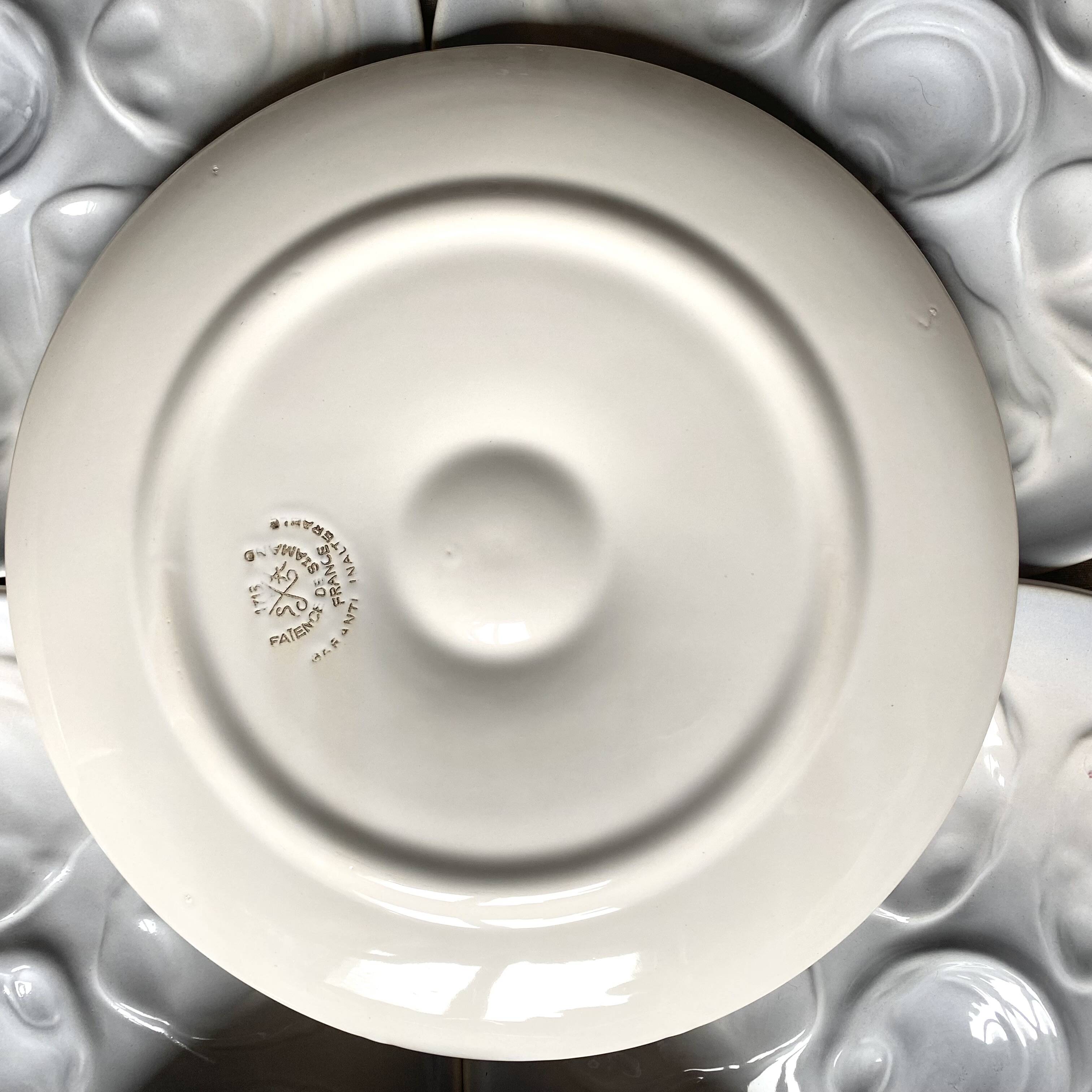 12 Saint Amand oyster plates, sky blue and white