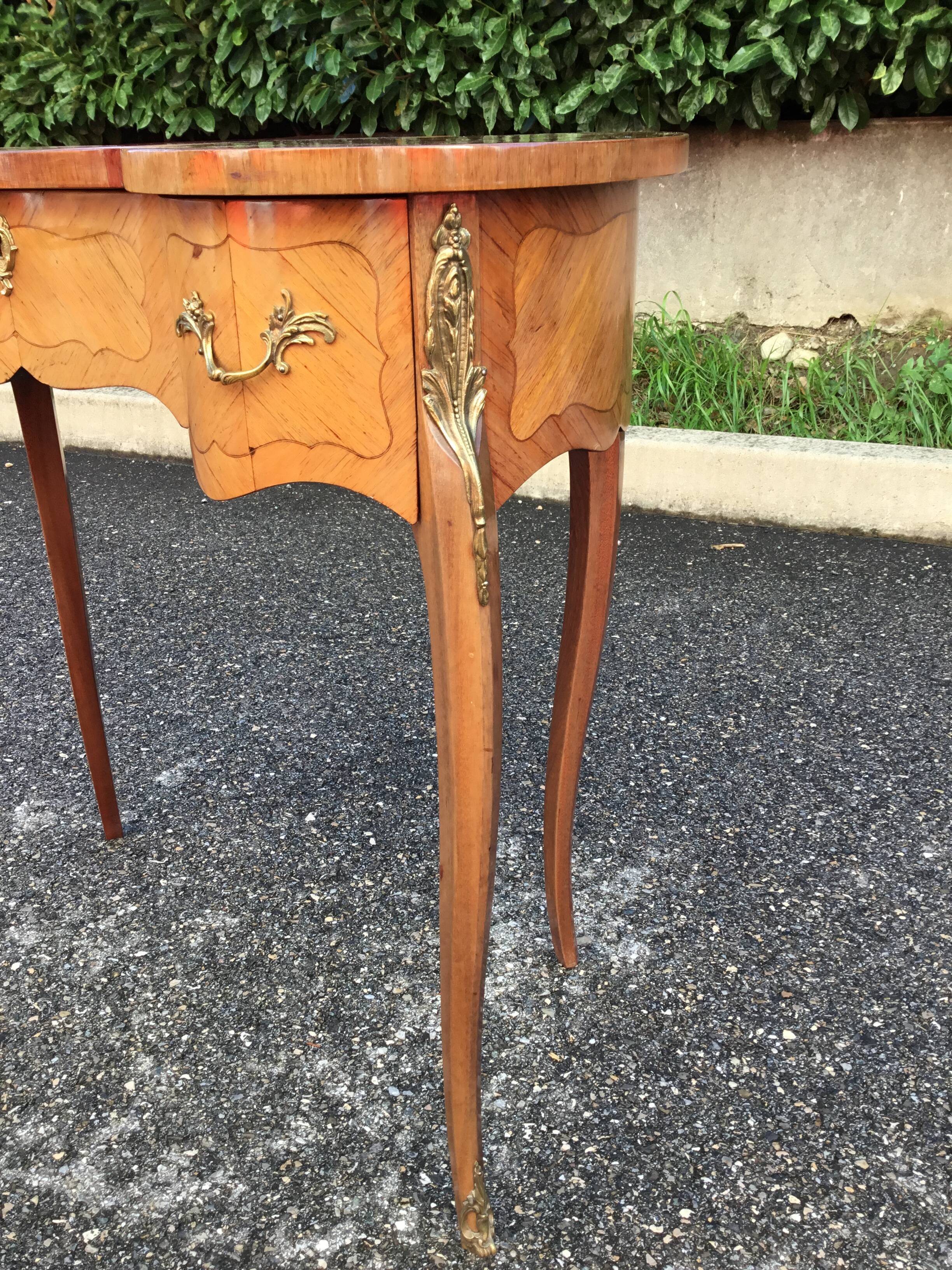 Dressing table marking rosewood