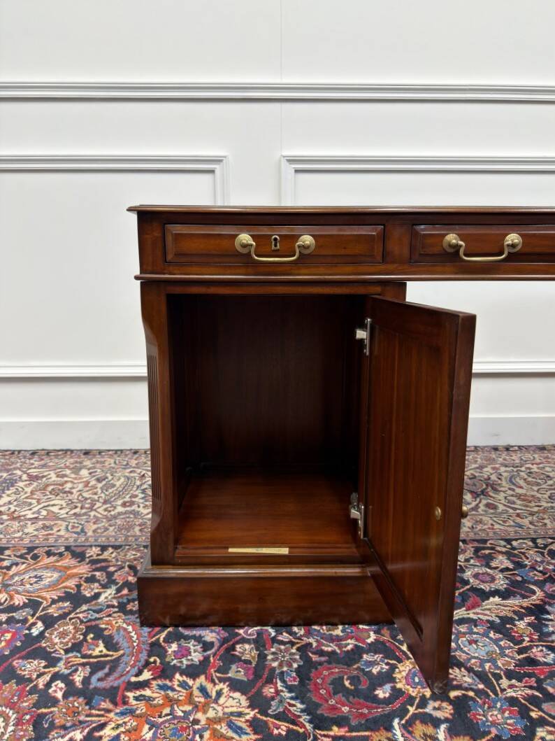 Bureau d'angle Globe Wernicke d'origine