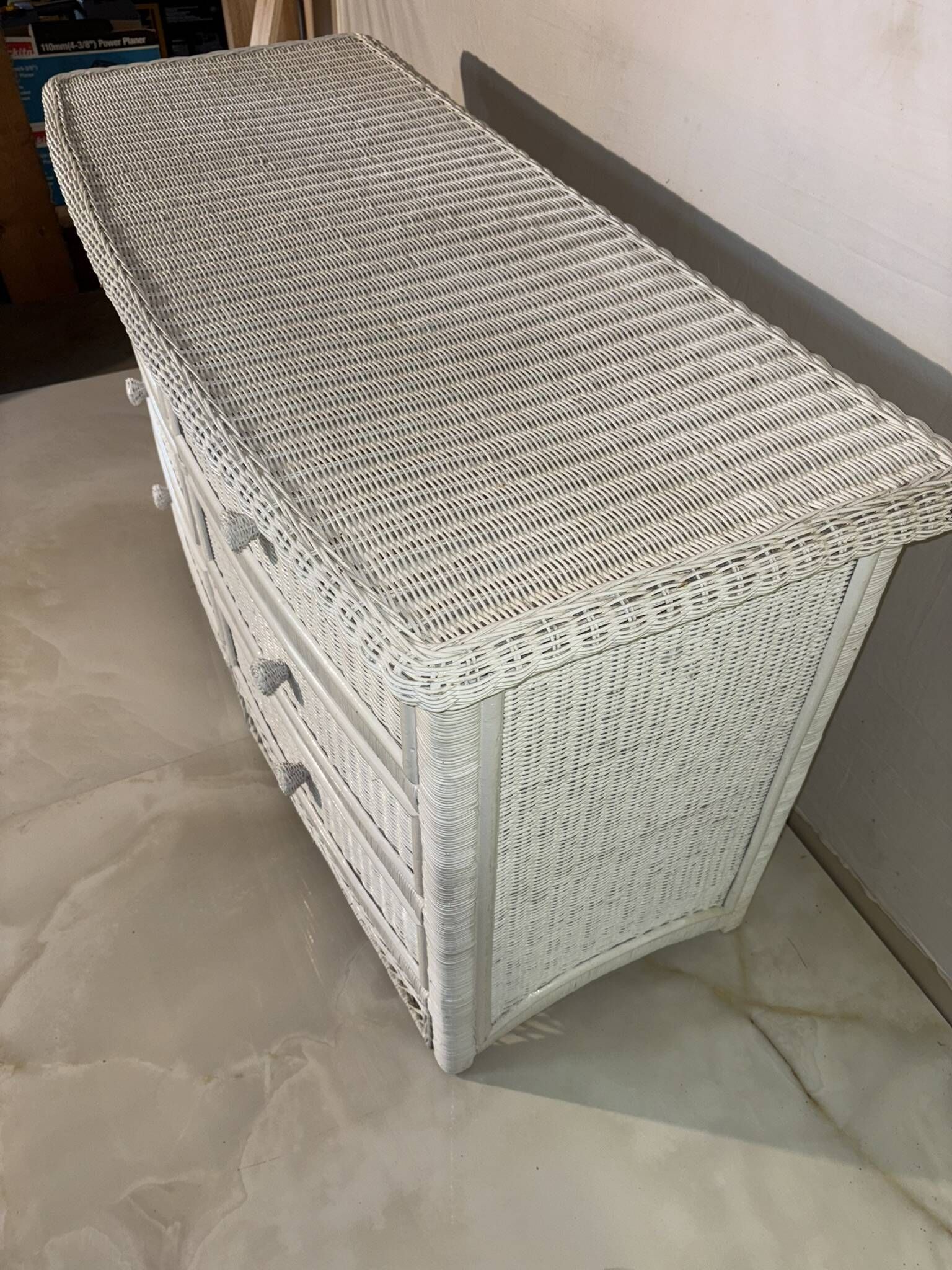 Ensemble chambre rotin blanc : commode, miroir, lit, panier