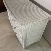 Ensemble chambre rotin blanc : commode, miroir, lit, panier