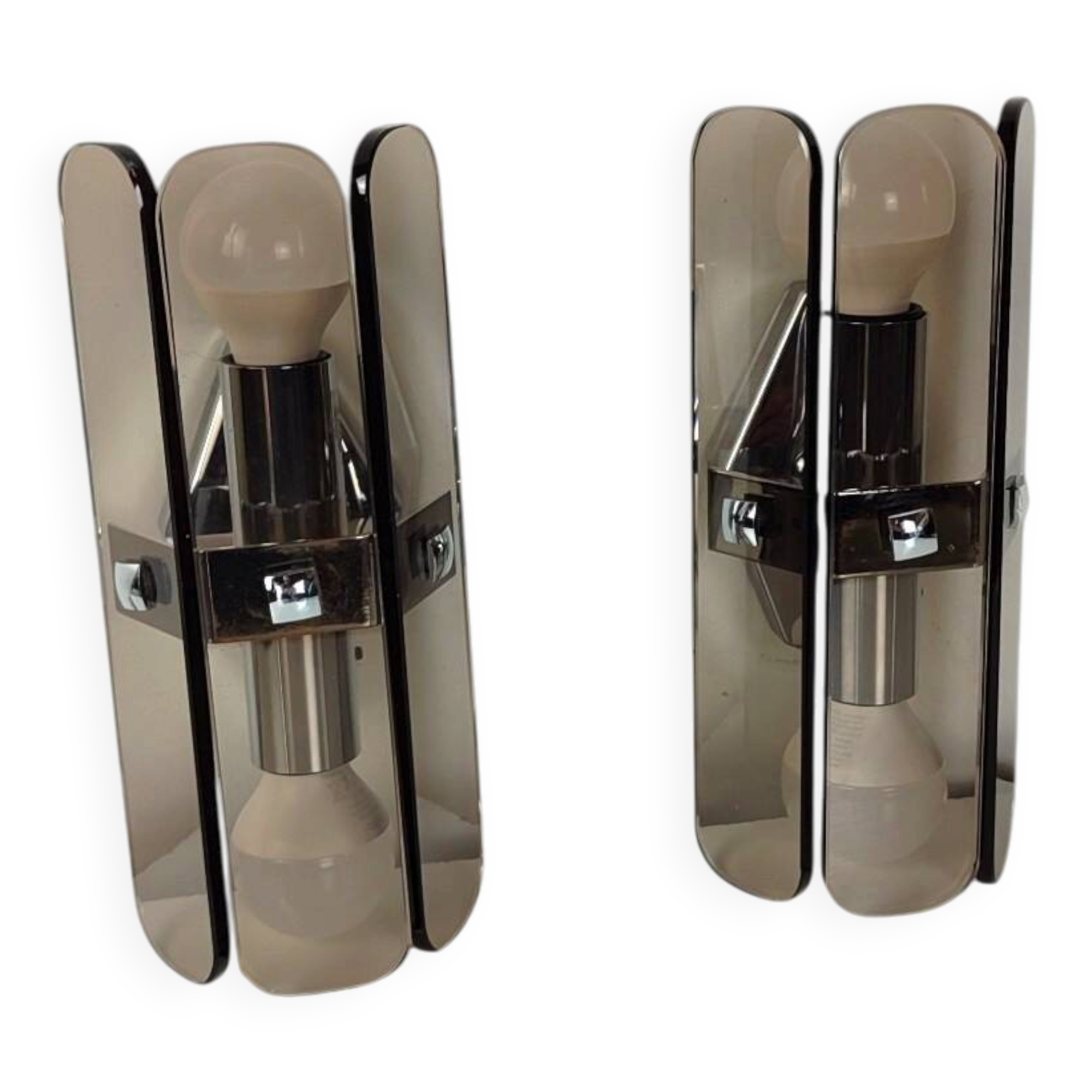 Pair of smoked glass and chrome wall lights attributed to Fontana Arte – Years