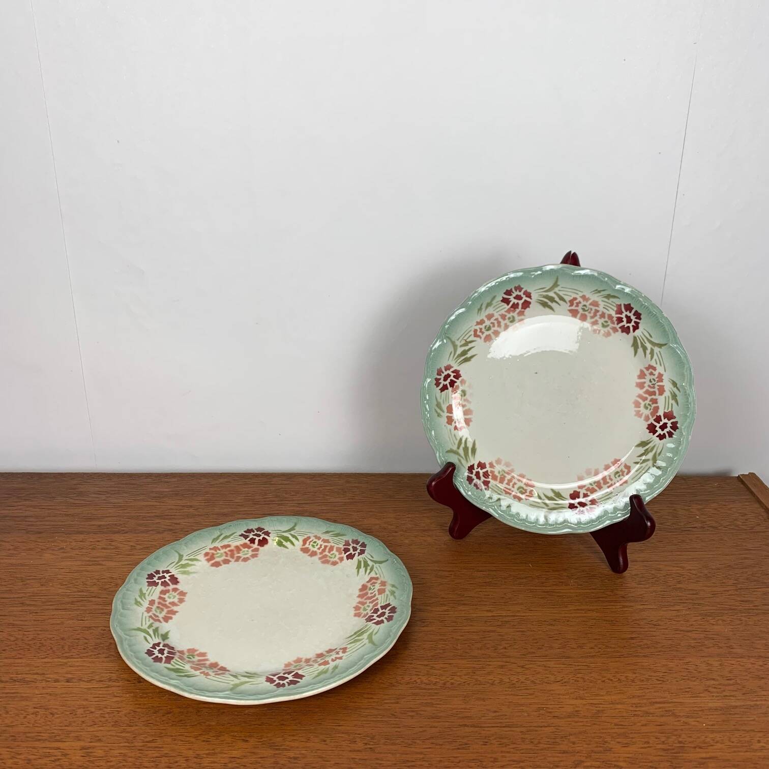 Set of 2 Choisy le roi plates, ironstone, floral motif, late 19th century
