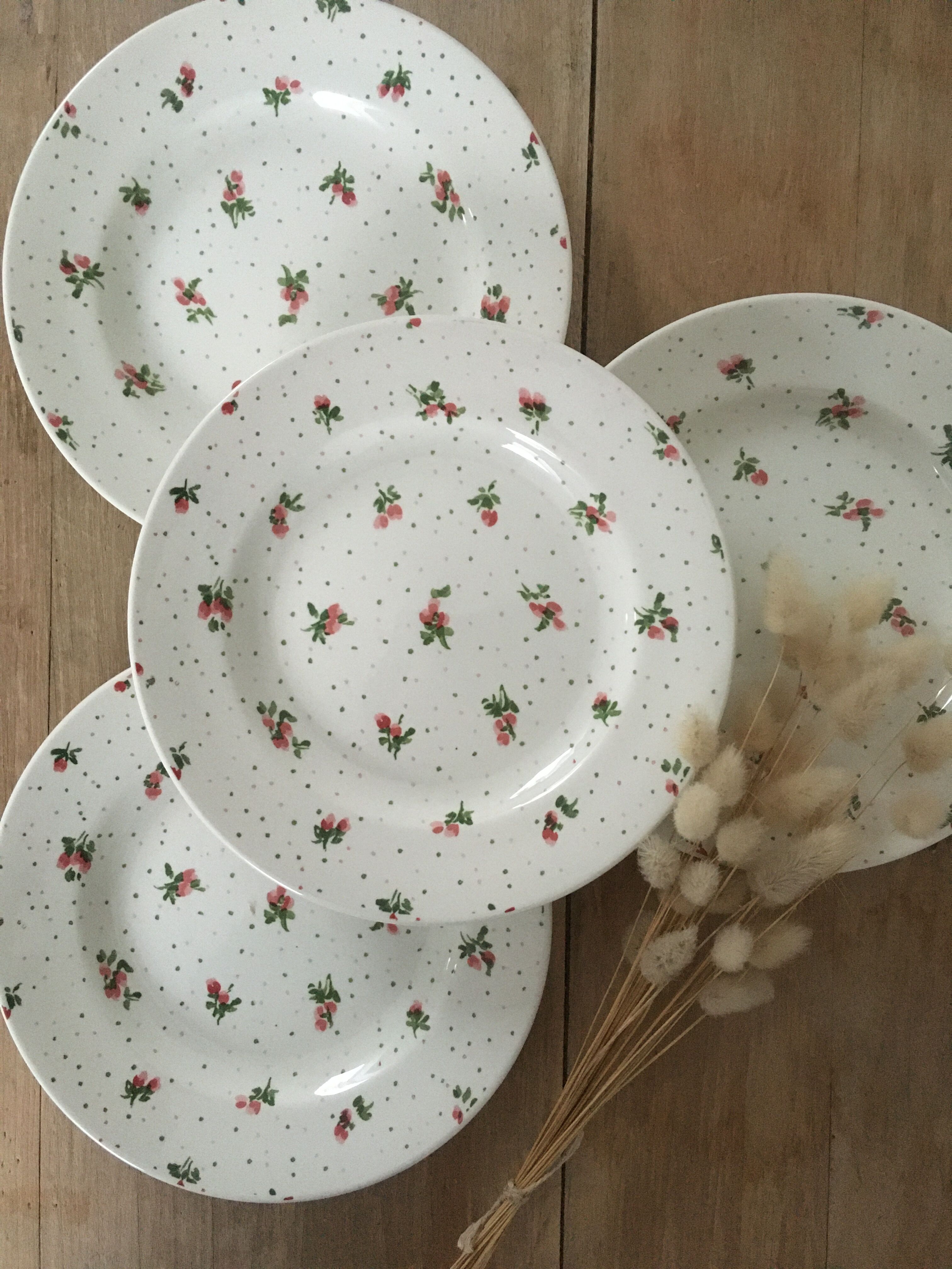 4 Churchill flat flowery plates