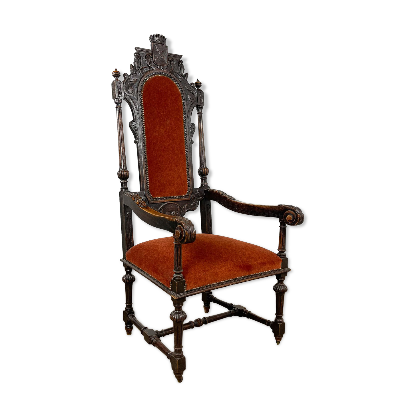 Fauteuil en chêne sculpté du XIXe siècle
