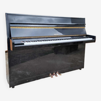 Black lacquered piano