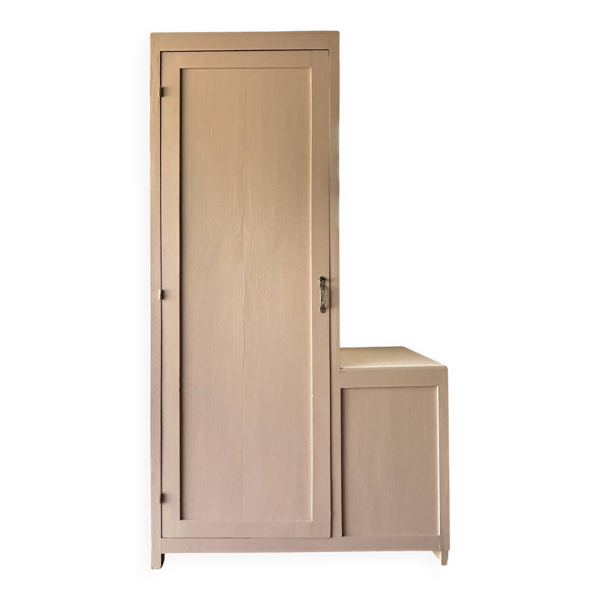 Armoire parisienne asymétrique