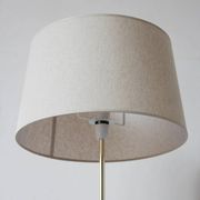 Vintage Scandinavian floor lamp in wood and gold brass — Beige lampshade