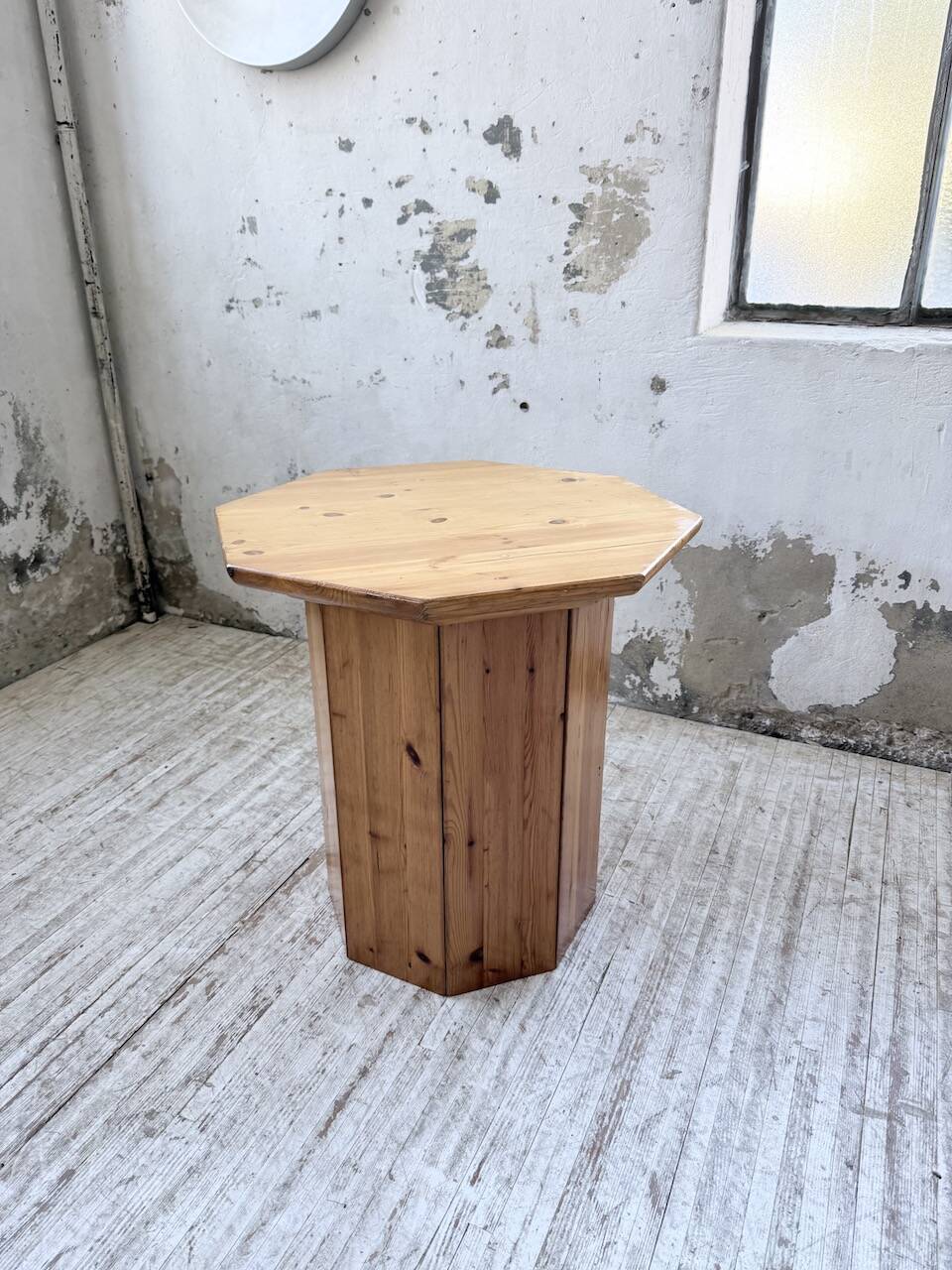 Hexagonal console table guéridon Regain pine 1970
