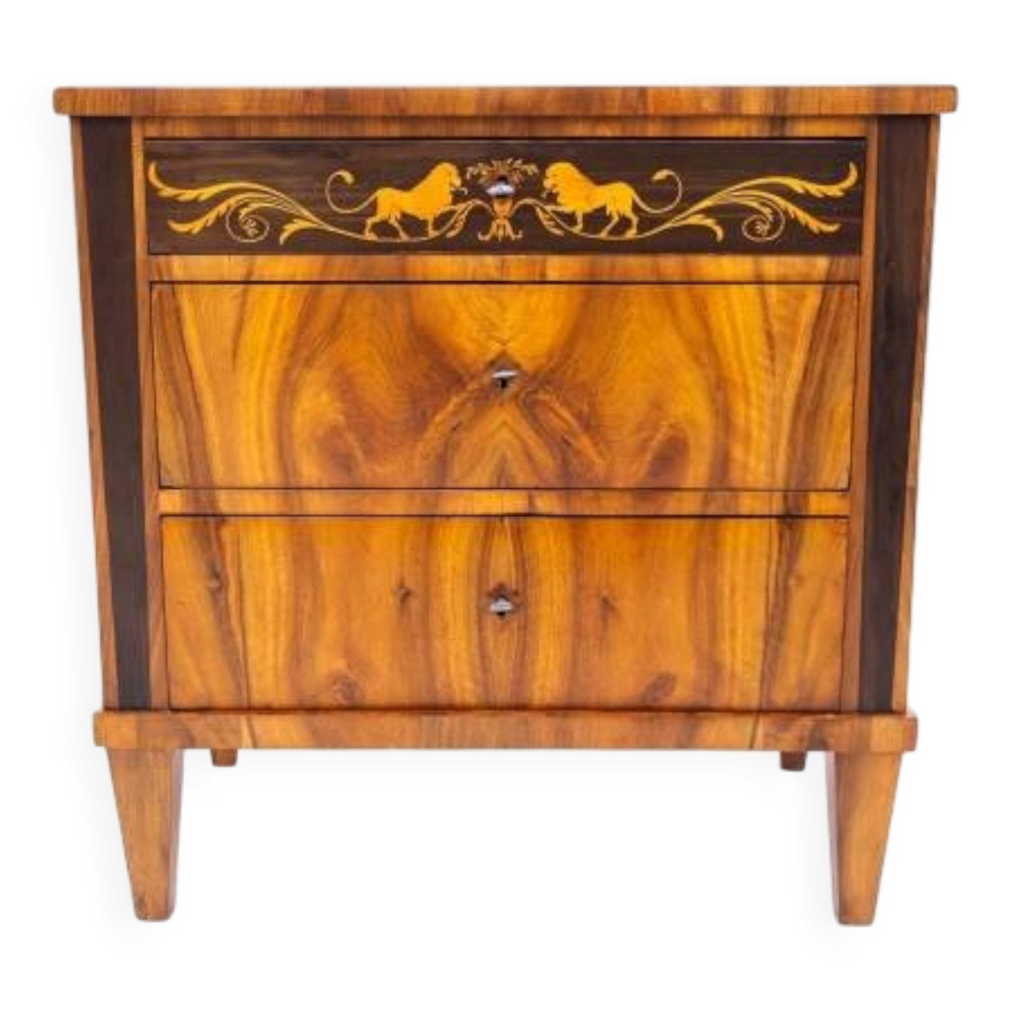 Commode en noyer unique, Allemagne, vers 1890. Après restauration.