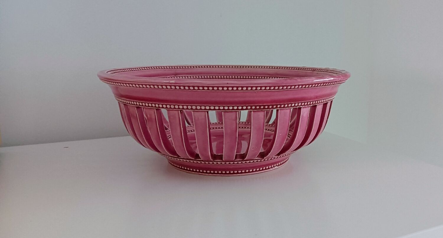Vintage basket Pichon Uzès pink openwork with chopsticks